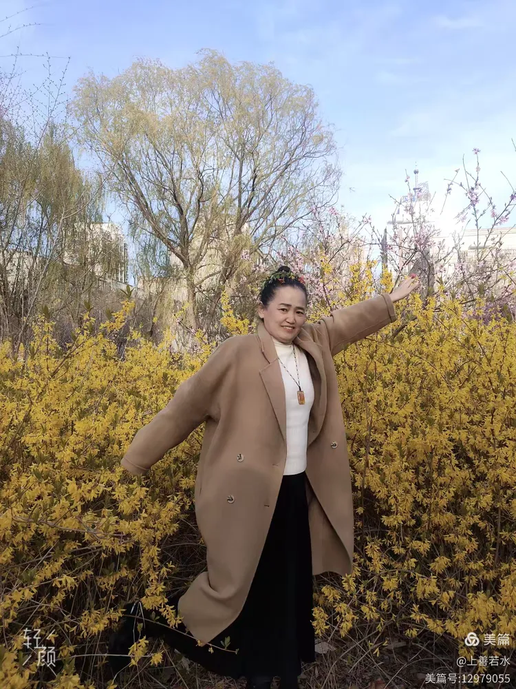 春风知我意，唤得桃花开